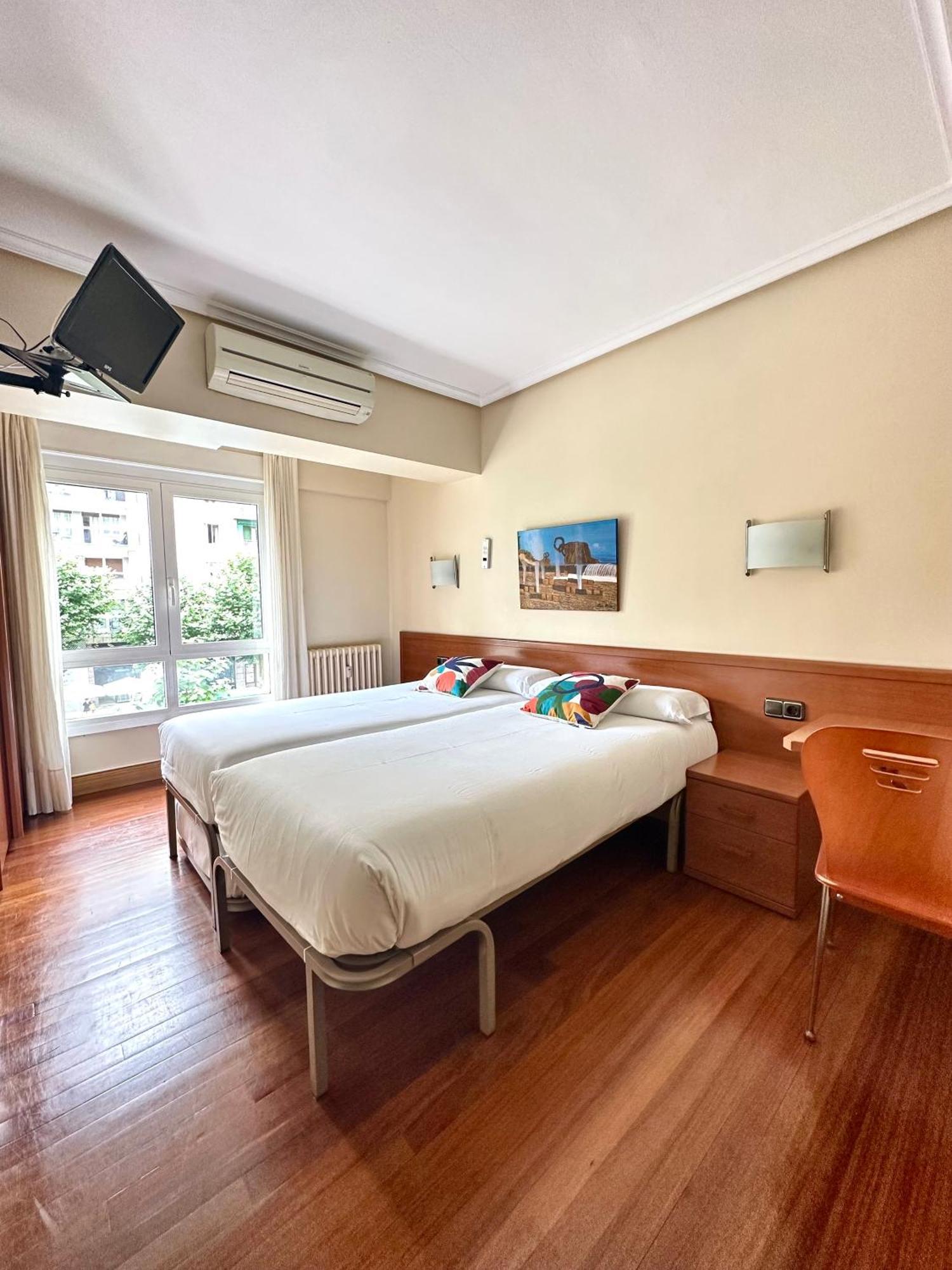 Pension Anoeta San Sebastian Bagian luar foto