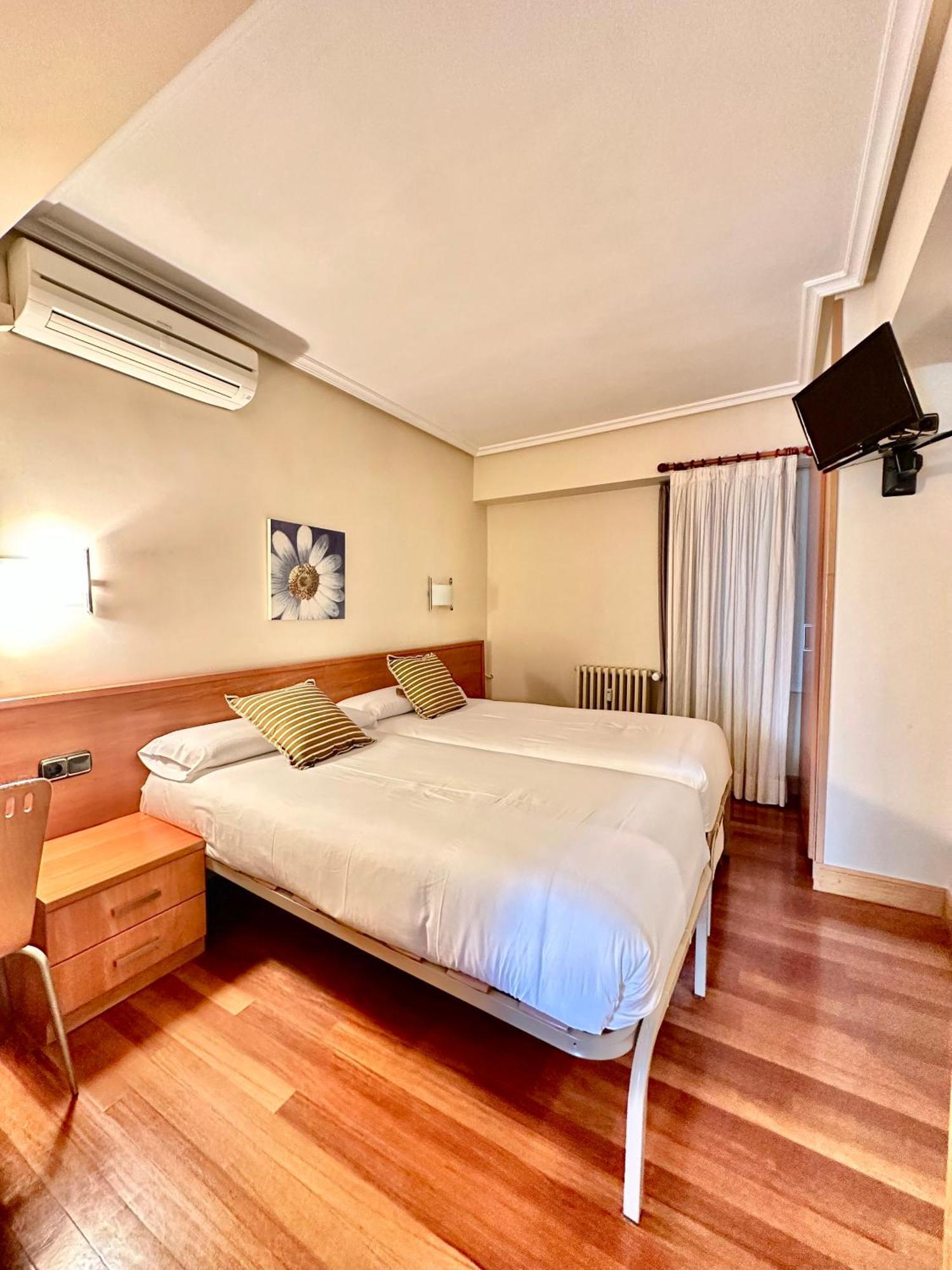 Pension Anoeta San Sebastian Bagian luar foto